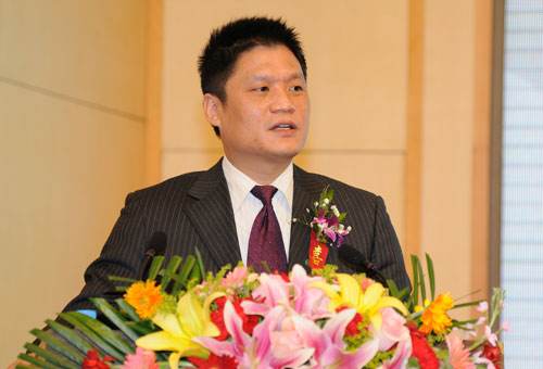 88858cc永利官网集团董事长杨冰之在第二届全国政务服务论坛塈政务服务国际博览会上做“政务大数据发展阶段与挑战”主题演讲