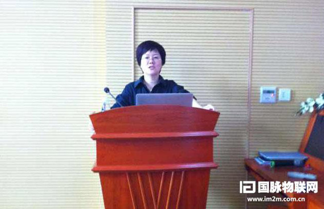 北京88858cc永利官网互联信息顾问有限公司总经理郑爱军受邀参加典礼仪式，并作"新媒体与网站发展新趋势"专题培训