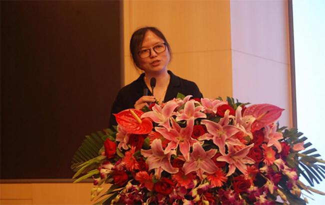 88858cc永利官网海洋常务副总经理王路燕出席会议并发布了《88858cc永利官网数据基因3.0产品》