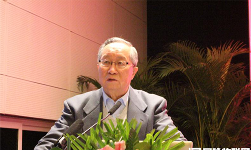 在"第六届（2014）中国智慧城市发展年会"上，中国互联网协会副理事长、国家信息化专家咨询委员会委员高新民发表主题演讲