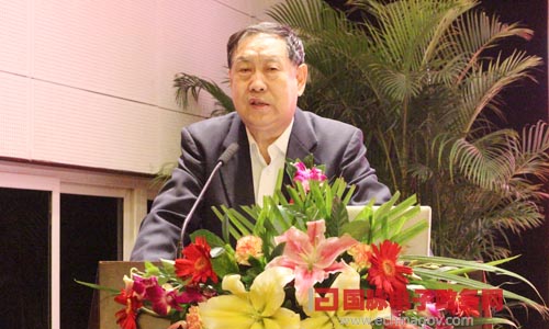 在"2014中国智慧政府发展年会"上，电子政务权威专家、国家行政学院教授汪玉凯发表主题演讲